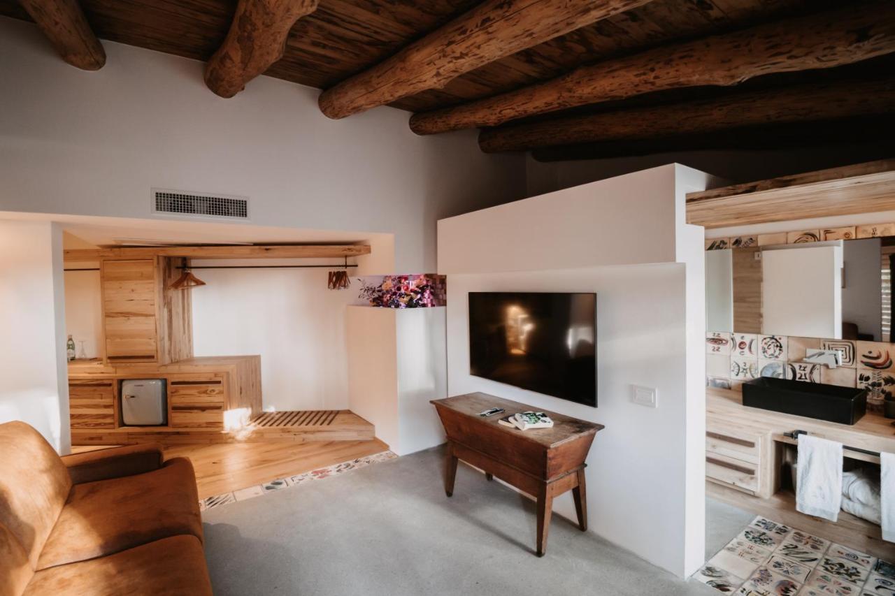 Art - Small Luxury Of The World (adults Only) 5*