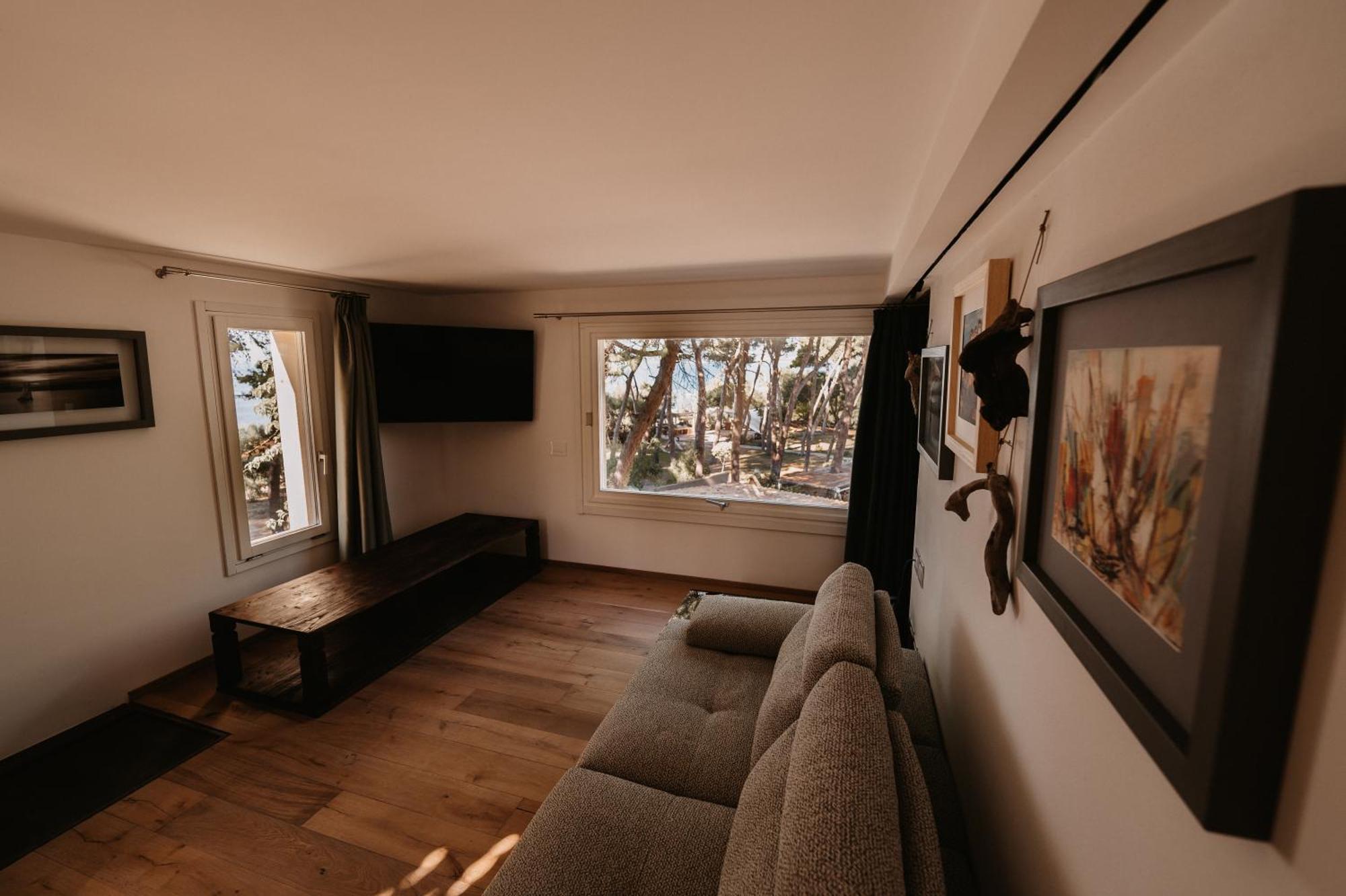 Art - Small Luxury Of The World (adults Only) Le Castella (Calabria)